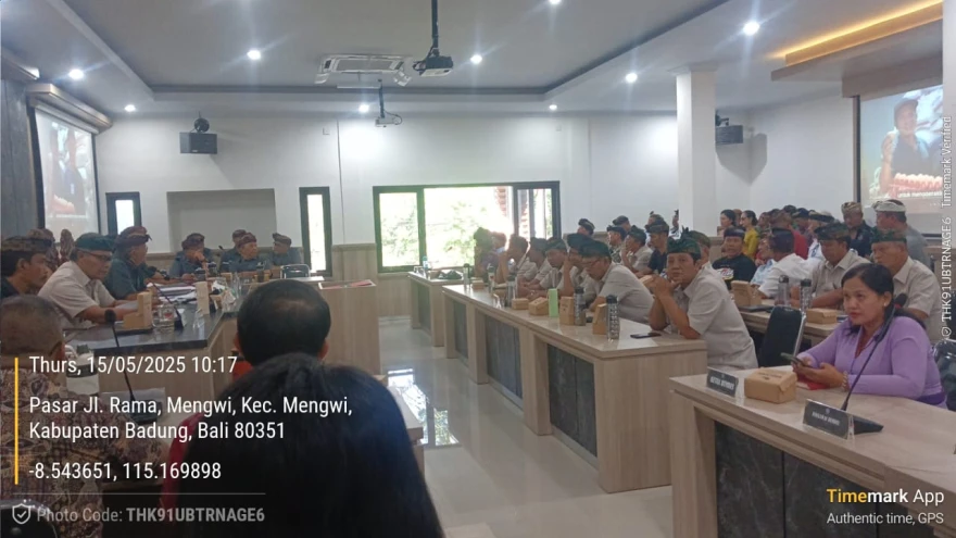 BPD Desa Mengwi Menggelar Musyawarah Desa Khusus Pembentukan Koperasi Merah Putih.